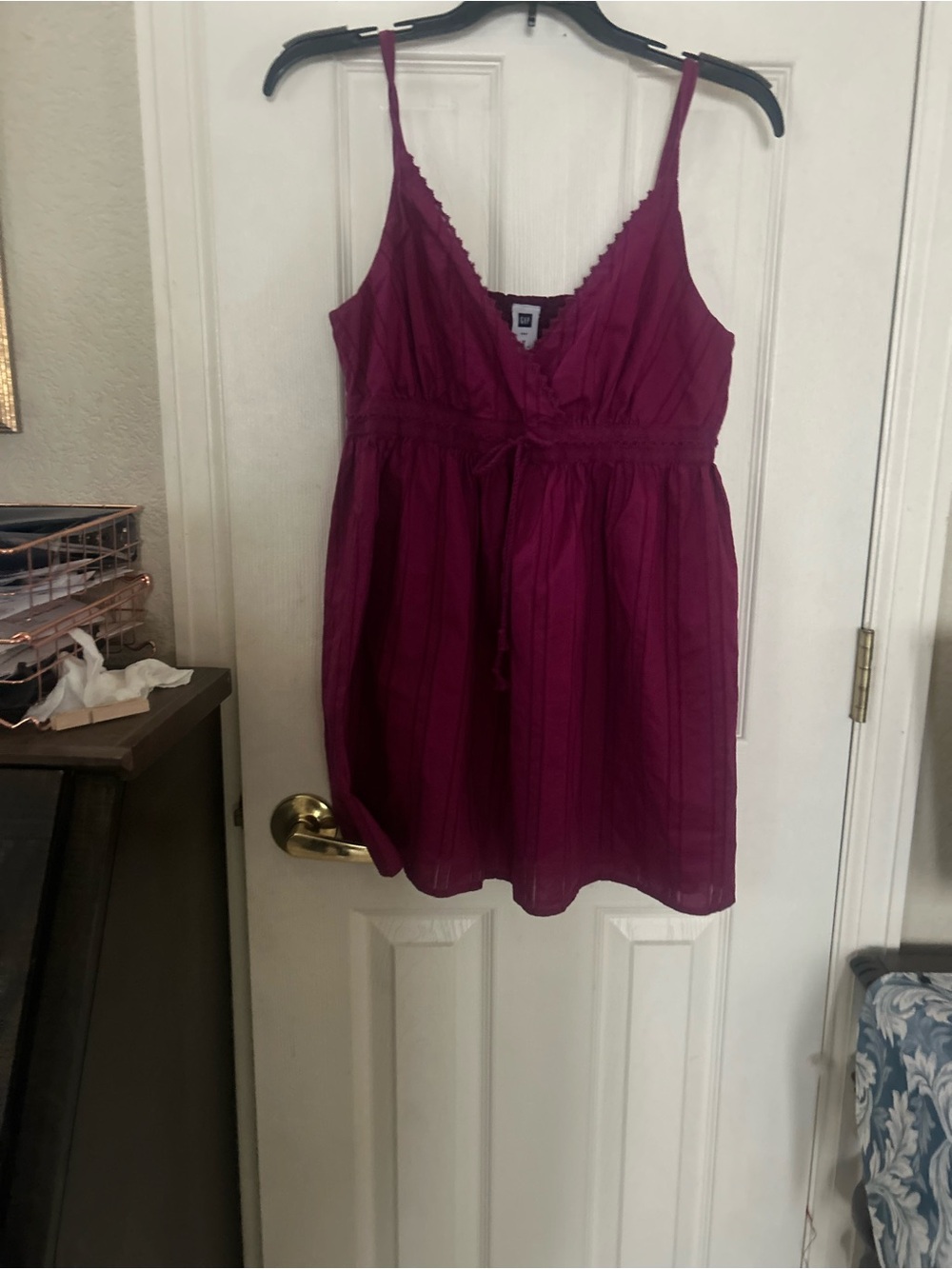 GAP Magenta Lace-Trim Spaghetti Strap Babydoll Chemise size Medium.